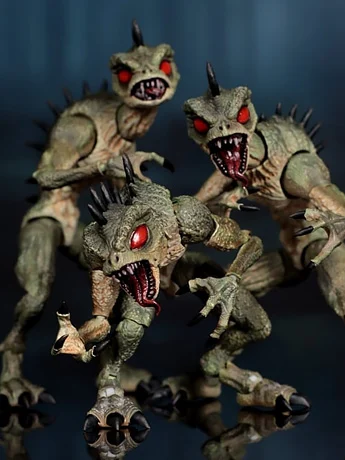 特撮 UNKNOWN MAKER TOYS BLOODSUCKER 2ndCLEAR Loose Collector The Crypt Chupacabras Action Figure 3 Pack – Kapow