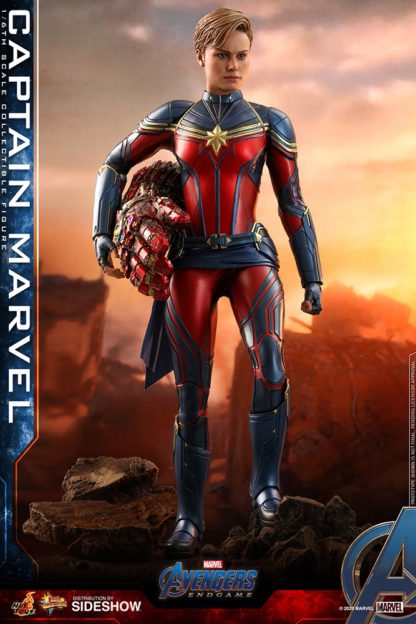 Hot Toys Avengers Endgame Captain Marvel .