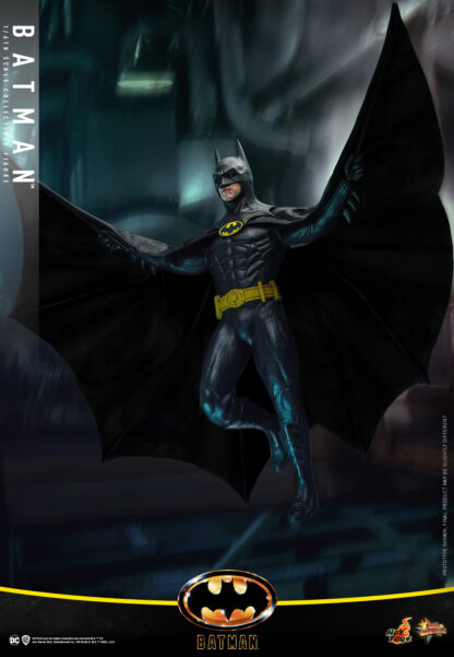 Hot Toys Batman 1989 Batman 1/6 Scale Figure ( Michael Keaton )