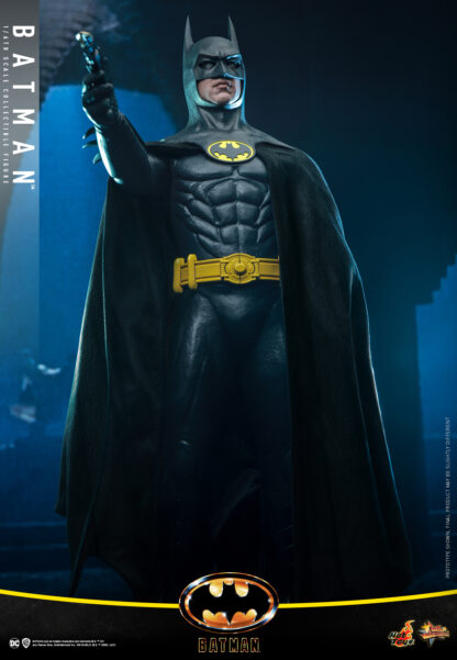 Hot Toys Batman 1989 Batman 1/6 Scale Figure ( Michael Keaton )