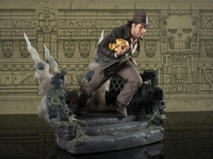 Diamond Select Raiders of the Lost Ark Indiana Jones Deluxe PVC Gallery Statue