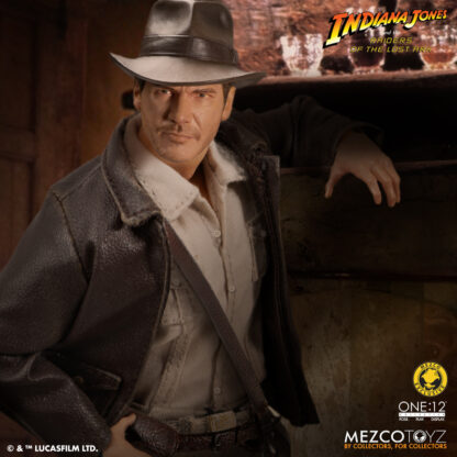 Mezco One:12 Collection Indiana Jones Raiders of the Lost Ark Action Figure